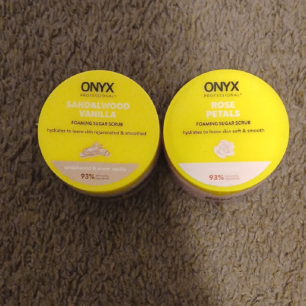 Onyx Sandalwood Vanilla and Rose Petals Foaming Sugar Scrub Set